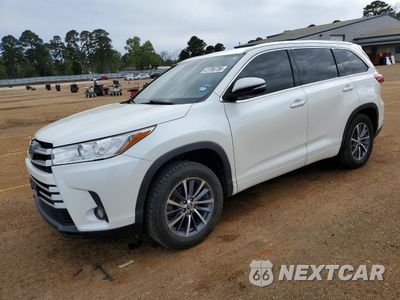 2018 TOYOTA HIGHLANDER XLE 5TDKZRFH7JS533669 - główne zdjęcie licytacji z USA - miniatura