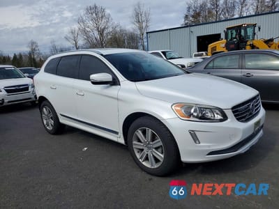 Czwarte zdjęcie samochodu z boku: 2017 VOLVO XC60 T5 INSCRIPTION VIN:YV440MRUXH2156350 - miniatura