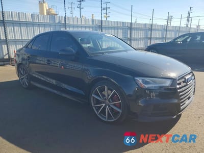Czwarte zdjęcie samochodu z boku: 2018 AUDI S3 PREMIUM PLUS VIN:WAUB1GFF7J1009426 - miniatura