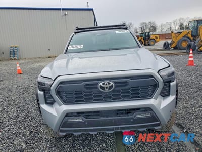 Piąte zdjęcie samochodu w środku: 2024 TOYOTA TACOMA DOUBLE CAB VIN:3TMLB5JNXRM060649 - miniatura