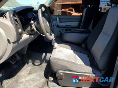 Zdjęcie 7 z 11 samochodu: 2007 CHEV SILVERADO VIN:1GCEC14X57Z614588 - miniatura