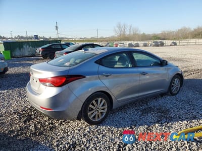 Trzecie zdjęcie samochodu z tyłu: 2016 HYUNDAI ELANTRA SE VIN:5NPDH4AE9GH739702 - miniatura