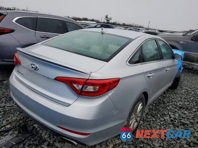 Trzecie zdjęcie samochodu z tyłu: 2016 HYUNDAI SONATA SE VIN:5NPE24AF1GH279658 - miniatura