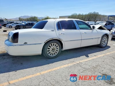 Trzecie zdjęcie samochodu z tyłu: 2009 LINCOLN TOWN CAR SIGNATURE LIMITED VIN:2LNHM82V89X629384 - miniatura