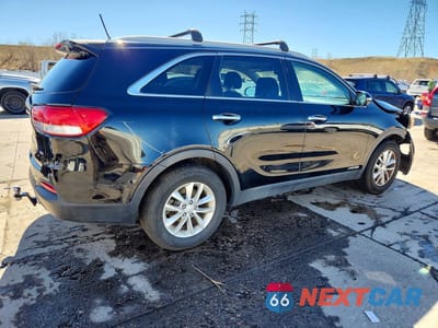 Trzecie zdjęcie samochodu z tyłu: 2017 KIA SORENTO LX V6 VIN:5XYPGDA56HG235407 - miniatura