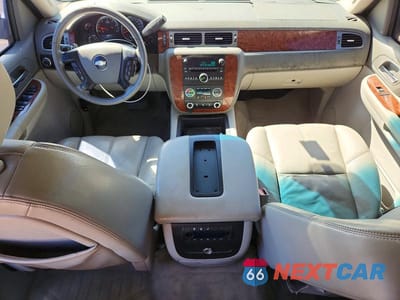 Zdjęcie 8 z 13 samochodu: 2008 CHEVROLET SUBURBAN C1500 LS VIN:3GNFC16J78G264824 - miniatura