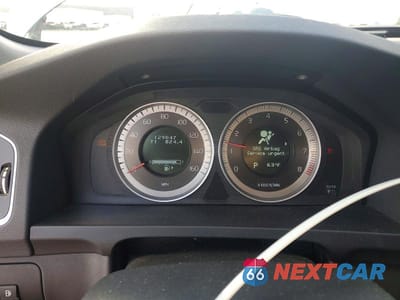 Zdjęcie 9 z 12 samochodu: 2013 VOLVO S60 T5 VIN:YV1612FS4D2230589 - miniatura
