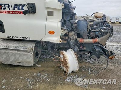 Zdjęcie 9 z 10 samochodu: 2019 FREIGHTLINER CASCADIA 125 SEMI TRUCK VIN:3AKJGEDV9KSKR9943 - miniatura