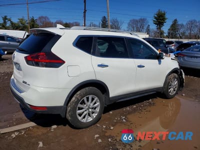 Trzecie zdjęcie samochodu z tyłu: 2020 NISSAN ROGUE S VIN:5N1AT2MV0LC735444 - miniatura