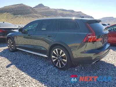 Drugie zdjęcie samochodu z przodu: 2022 VOLVO V60 CROSS COUNTRY T5 MOMENTUM VIN:YV4102WK7N2092595 - miniatura