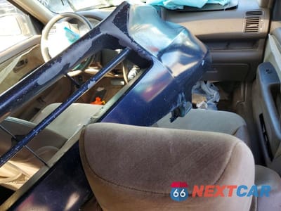 Zdjęcie 8 z 13 samochodu: 2002 HONDA CR-V EX VIN:JHLRD78862C080021 - miniatura