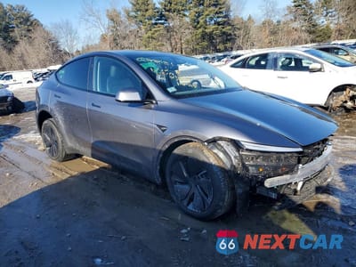 Czwarte zdjęcie samochodu z boku: 2026 TESLA MODEL Y VIN:7SAYGDEE4TA478678 - miniatura