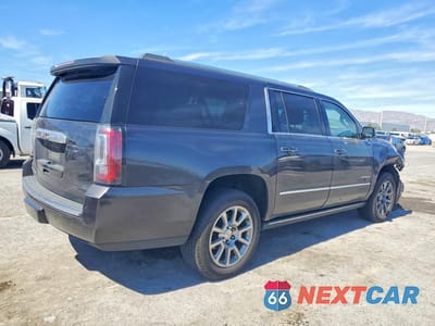 Trzecie zdjęcie samochodu z tyłu: 2017 GMC YUKON XL DENALI VIN:1GKS2HKJ6HR263080 - miniatura