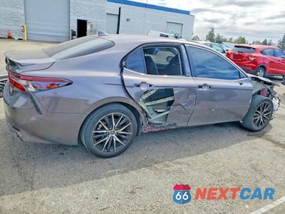 Trzecie zdjęcie samochodu z tyłu: 2023 TOYOTA CAMRY SE VIN:4T1G11AK0PU790934 - miniatura