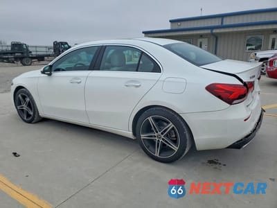 Drugie zdjęcie samochodu z przodu: 2019 MERCEDES-BENZ A 220 4MATIC VIN:WDD3G4FB4KW020783 - miniatura