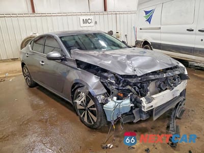 Czwarte zdjęcie samochodu z boku: 2019 NISSAN ALTIMA 2.5 SV VIN:1N4BL4DW0KC148565 - miniatura