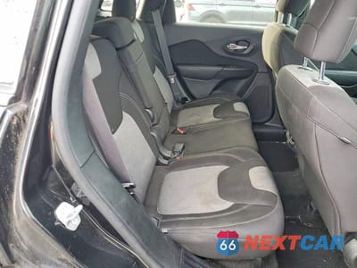 Zdjęcie 11 z 12 samochodu: 2014 JEEP CHEROKEE LATITUDE VIN:1C4PJMCB7EW179304 - miniatura