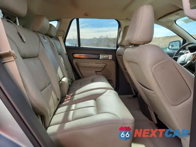 Zdjęcie 11 z 13 samochodu: 2007 LINCOLN TOWNHOUSE MKX VIN:2LMDU88C27BJ24945 - miniatura