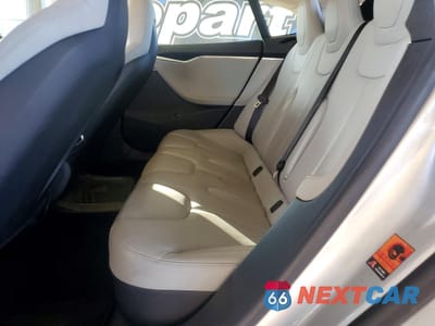 Zdjęcie 10 z 12 samochodu: 2014 TESLA MODEL S VIN:5YJSA1H14EFP63625 - miniatura