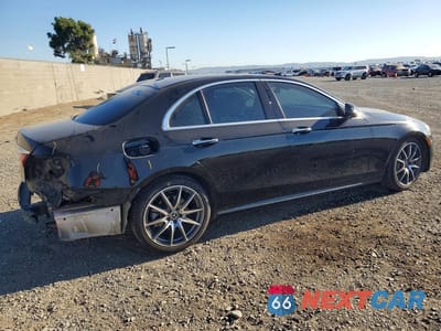 Trzecie zdjęcie samochodu z tyłu: 2021 MERCEDES-BENZ E 350 VIN:W1KZF8DB7MA967761 - miniatura