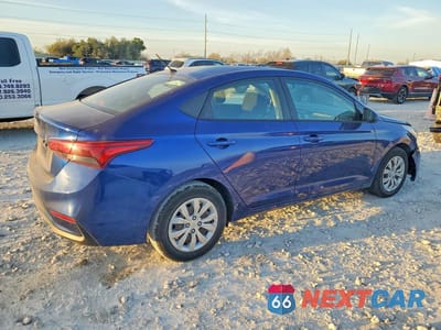 Trzecie zdjęcie samochodu z tyłu: 2021 HYUNDAI ACCENT SE VIN:3KPC24A66ME136289 - miniatura