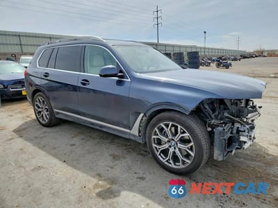 Czwarte zdjęcie samochodu z boku: 2022 BMW X7 XDRIVE40I VIN:5UXCW2C04N9N11411 - miniatura