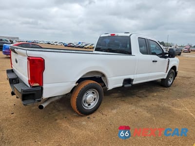 Trzecie zdjęcie samochodu z tyłu: 2023 FORD F250 SUPER DUTY VIN:1FT8X2AA2PEC78686 - miniatura