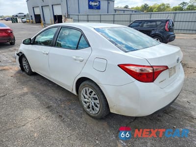 Drugie zdjęcie samochodu z przodu: 2018 TOYOTA COROLLA LE VIN:5YFBURHE8JP756250 - miniatura
