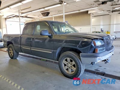 Czwarte zdjęcie samochodu z boku: 2003 CHEVROLET SILVERADO K1500 VIN:1GCEK19T13E302908 - miniatura