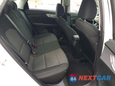 Zdjęcie 10 z 11 samochodu: 2024 KIA FORTE LXS VIN:3KPF24AD6RE759592 - miniatura