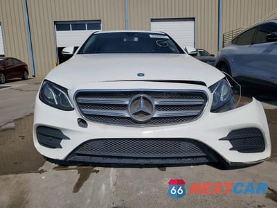 Piąte zdjęcie samochodu w środku: 2017 MERCEDES-BENZ E 300 VIN:WDDZF4JB7HA125165 - miniatura