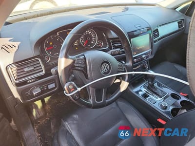 Zdjęcie 8 z 13 samochodu: 2014 VOLKSWAGEN TOUAREG V6 TDI VIN:WVGEP9BP4ED012146 - miniatura