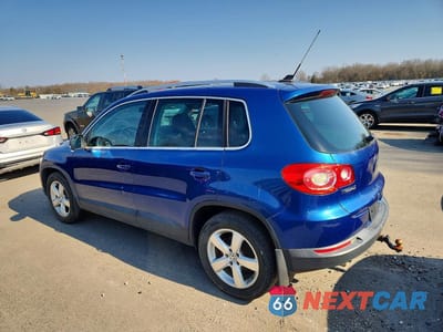 Drugie zdjęcie samochodu z przodu: 2010 VOLKSWAGEN TIGUAN SE VIN:WVGBV7AX8AW002300 - miniatura