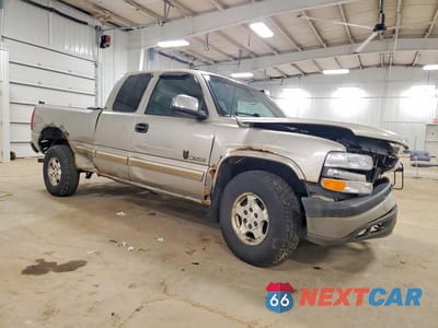 Czwarte zdjęcie samochodu z boku: 2001 CHEVROLET SILVERADO K1500 VIN:1GCEK19T71E121793 - miniatura