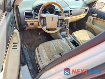 Zdjęcie 8 z 12 samochodu: 2012 LINCOLN MKZ VIN:3LNHL2GC1CR801980 - miniatura