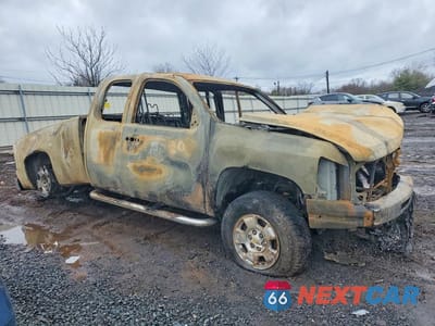 Czwarte zdjęcie samochodu z boku: 2011 CHEVROLET SILVERADO K1500 LT VIN:1GCRKSE31BZ250510 - miniatura