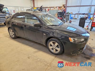 Czwarte zdjęcie samochodu z boku: 2013 MITSUBISHI LANCER SE VIN:JA32V2FW4DU607954 - miniatura