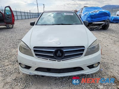 Piąte zdjęcie samochodu w środku: 2010 MERCEDES-BENZ C 300 VIN:WDDGF5EB8AF420971 - miniatura