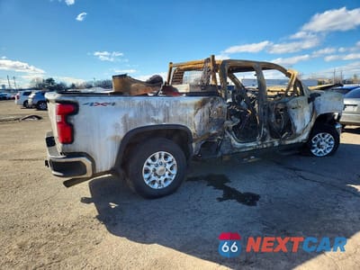 Trzecie zdjęcie samochodu z tyłu: 2022 CHEVROLET SILVERADO K2500 HEAVY DUTY LT VIN:1GC2YNE72NF112260 - miniatura