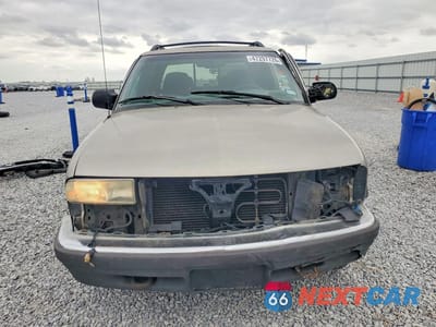 Piąte zdjęcie samochodu w środku: 2002 CHEVROLET S TRUCK S10 VIN:1GCDT13W52K203262 - miniatura