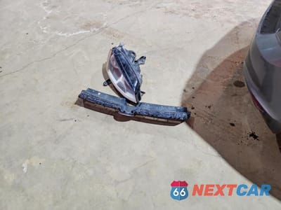 Zdjęcie 12 z 13 samochodu: 2015 VOLKSWAGEN GOLF VIN:3VW217AUXFM070608 - miniatura