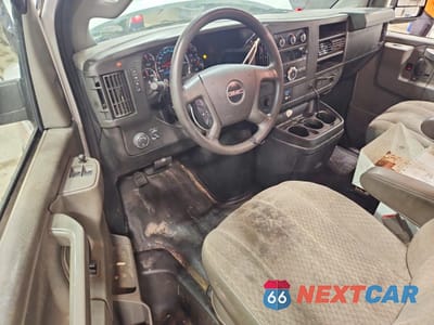 Zdjęcie 8 z 13 samochodu: 2017 GMC SAVANA 3500 CARGO UTILITY / SERVICE VAN VIN:1GTZ7GFGXH1242963 - miniatura