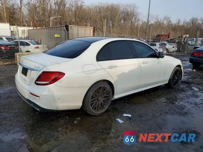 Trzecie zdjęcie samochodu z tyłu: 2018 MERCEDES-BENZ E 43 4MATIC AMG VIN:WDDZF6EB5JA399430 - miniatura