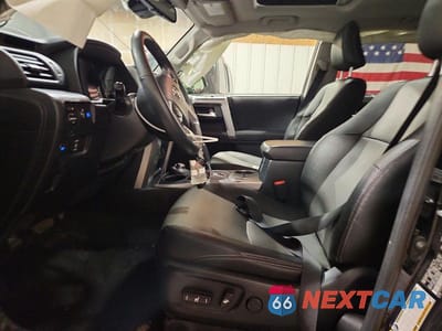 Zdjęcie 7 z 12 samochodu: 2020 TOYOTA 4RUNNER SR5/SR5 PREMIUM VIN:JTEBU5JR8L5835810 - miniatura