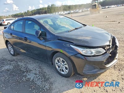 Czwarte zdjęcie samochodu z boku: 2019 CHEV CRUZE VIN:1G1BC5SM9K7109914 - miniatura