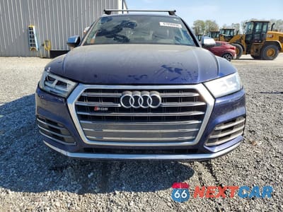 Piąte zdjęcie samochodu w środku: 2018 AUDI SQ5 PREMIUM PLUS VIN:WA1A4AFY1J2008944 - miniatura