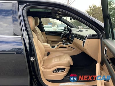 Piąte zdjęcie samochodu w środku: 2020 PORSCHE CAYENNE VIN:WP1AA2AY8LDA01720 - miniatura