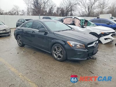 Czwarte zdjęcie samochodu z boku: 2014 MERCEDES-BENZ CLA 250 VIN:WDDSJ4EB8EN033030 - miniatura