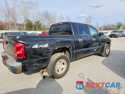 Trzecie zdjęcie samochodu z tyłu: 2005 DODGE DAKOTA QUAD VIN:1D7HW28K45S263919 - miniatura