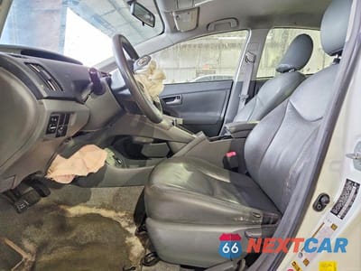 Zdjęcie 7 z 12 samochodu: 2011 TOYOTA PRIUS THREE VIN:JTDKN3DU8B5335697 - miniatura